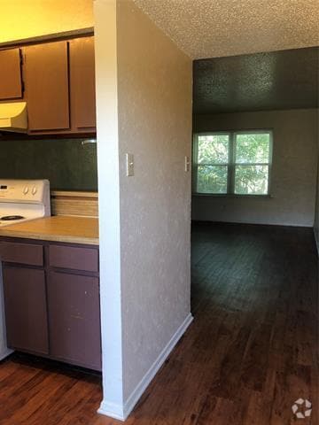 Building Photo - 410 Bryan St Unit 14 Rental
