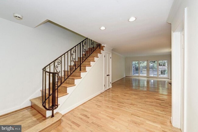 Photo - 1564 33rd St NW