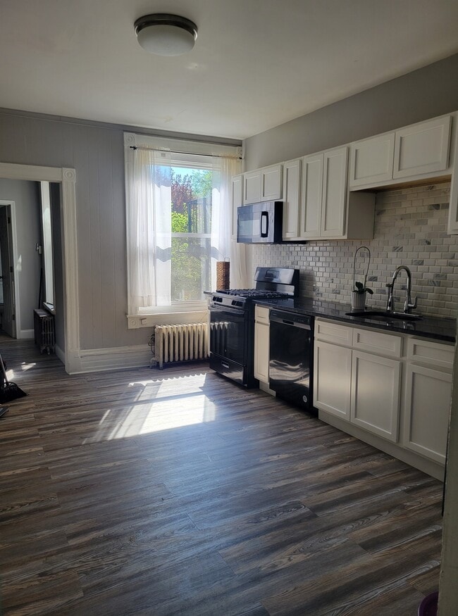 Photo - 111 S 8th St Unit #2