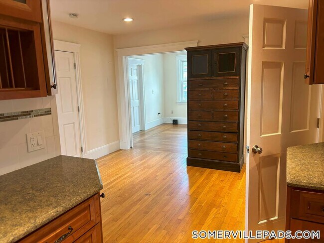 Photo - 50 White St Unit 3