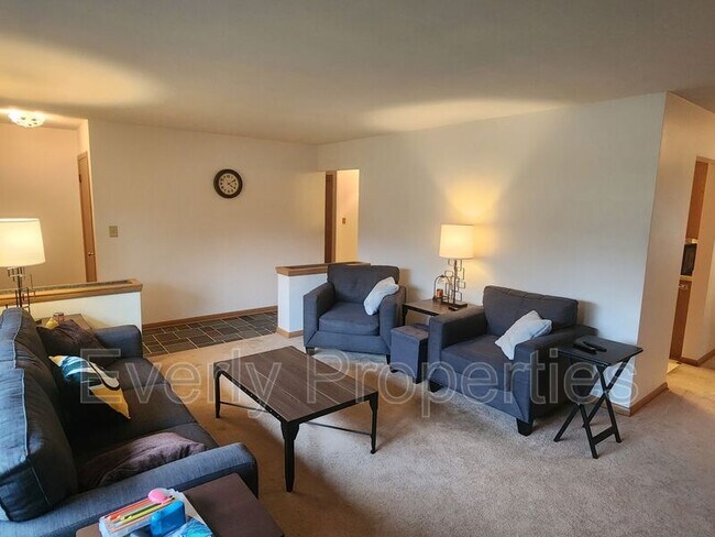 Photo - 2901 Banning Way