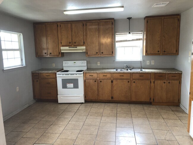 422 W Lott Ave