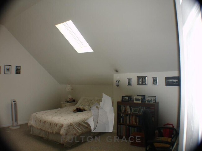 Photo - 1260 N Greenview Ave