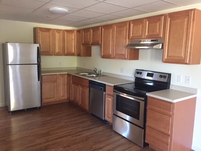 Open concept kitchen, dining/LR - 10 Acorn Way Rental