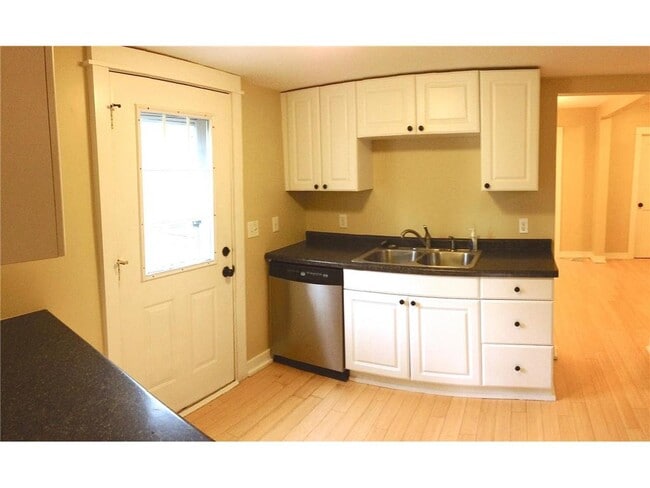 Photo - 2319 Cole Ave SE