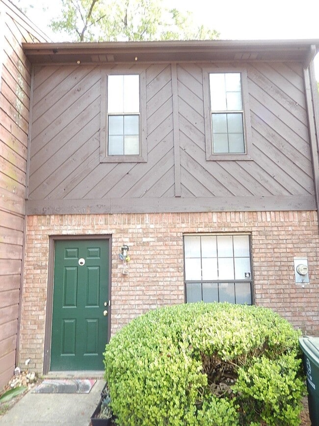 Photo - 2303 Hartsfield Way House
