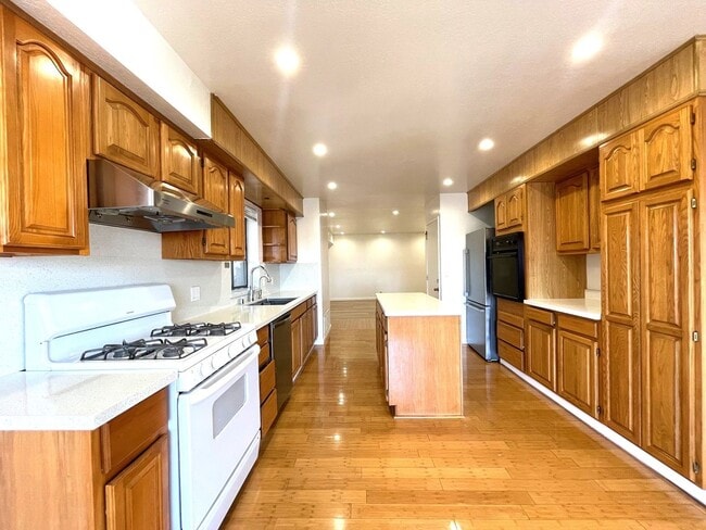 Photo - Newly Renovated 4BR / 2.5BA Home with Partial Bay Views.