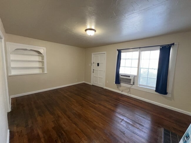 Photo - 1552 Lombardy St Unidad 2