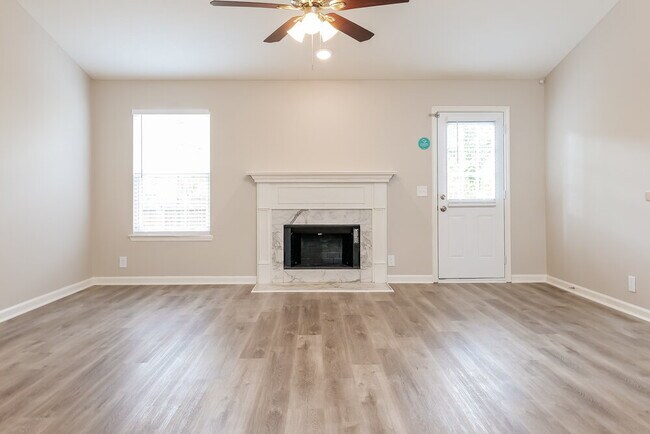 Photo - 1008 Tom Hailey Blvd