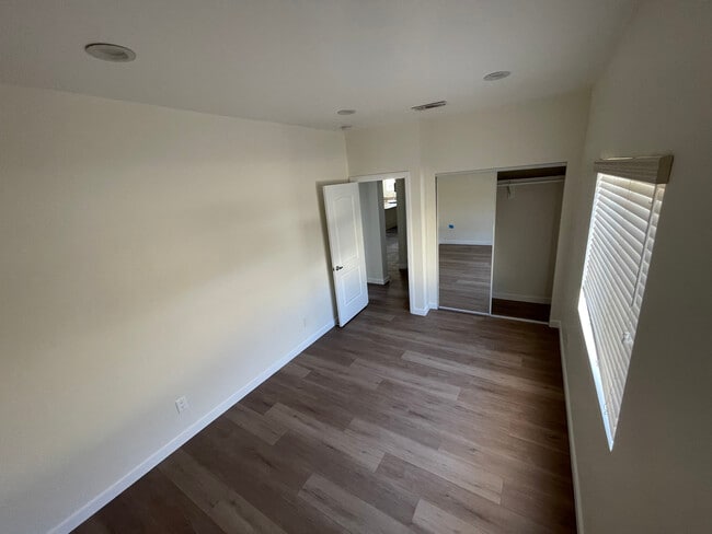 Photo - 15038 Friar St