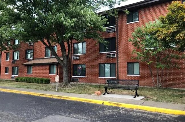 Photo - 2100 Greentree