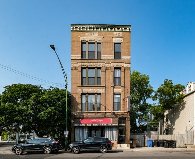 Building Photo - 2418 N Clybourn Ave Unit 2F Rental