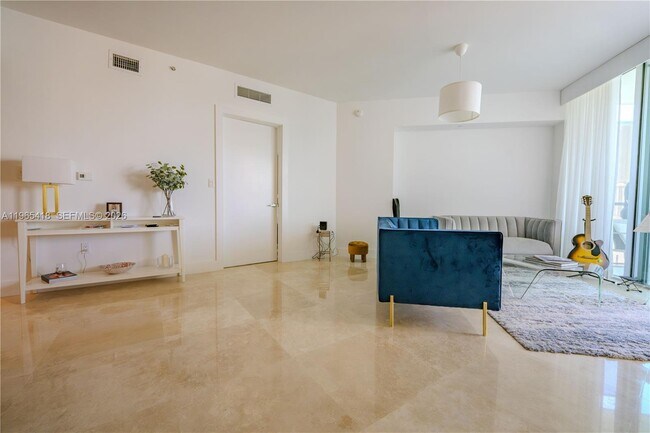 Photo - 350 S Miami Ave Unidad 3203