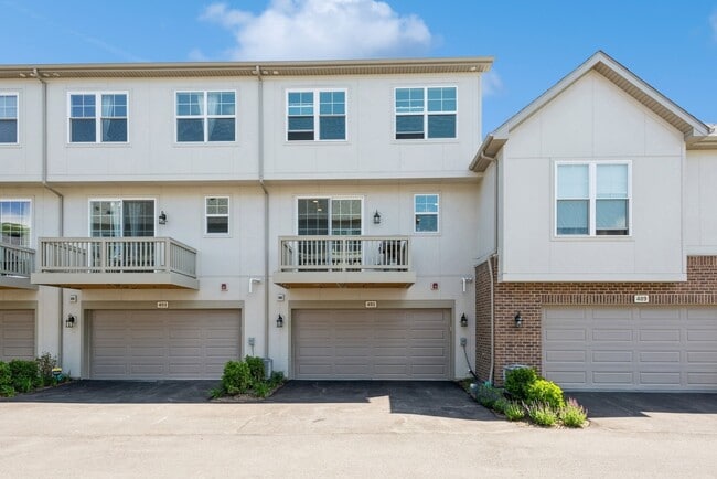 Photo - 491 Woodmoor Dr