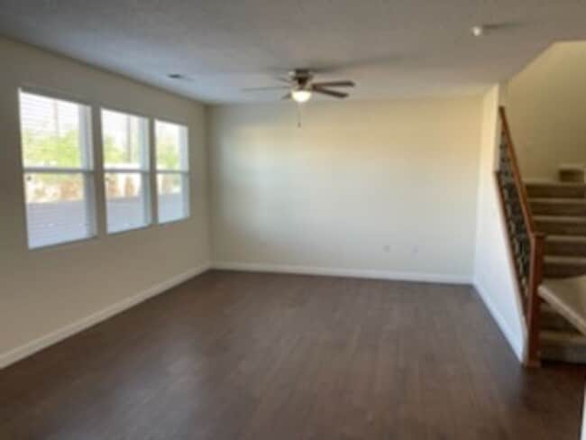 Photo - 3 bedroom 2.5 bathroom Townhome