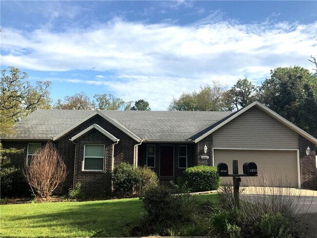 Photo - 1652 W Cedar St