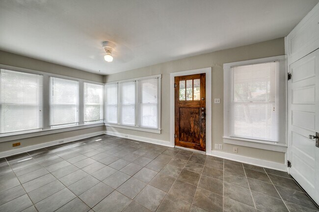 Photo - CHARMING 2-BEDROOM ALAMO HEIGHTS COTTAGE