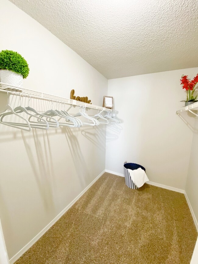 Hunters Pointe Apartments For Rent in Pensacola, FL