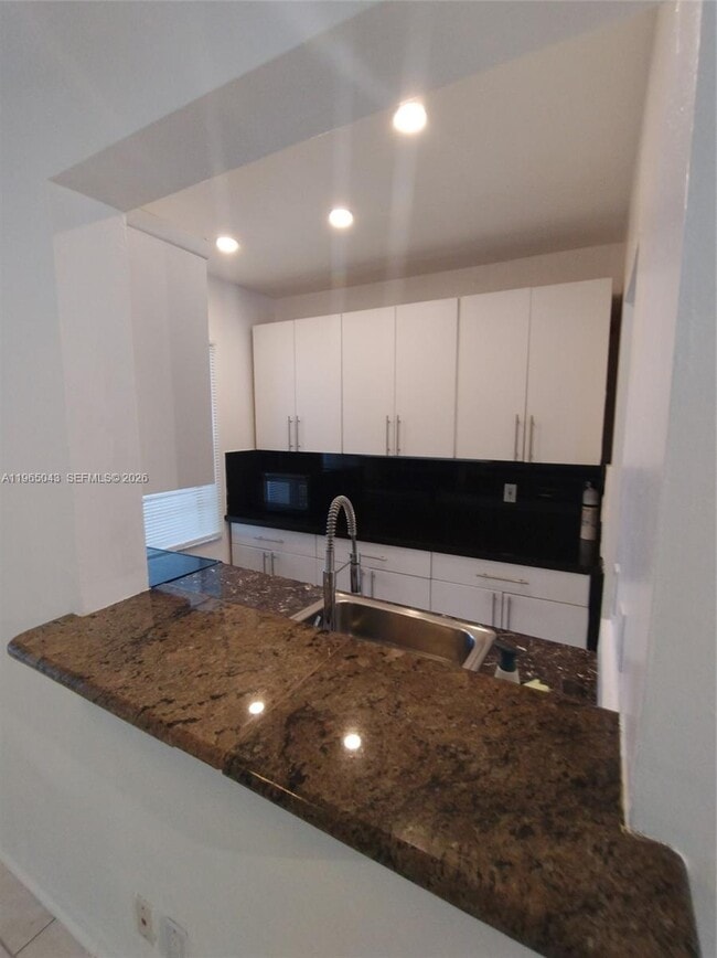 Building Photo - 2225 Polk St Unit 2A