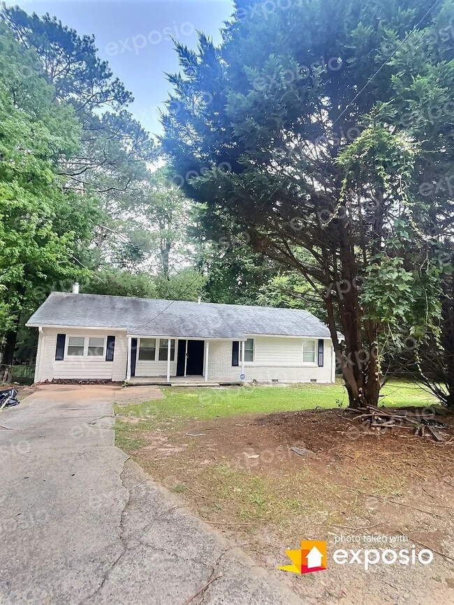 Photo - Room in House on Jeb Stuart Dr