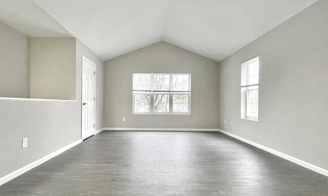 Photo - 68 W Main St