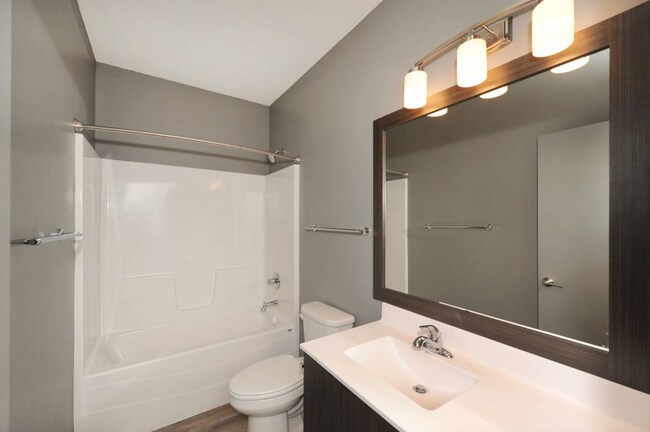 Photo - 617 10th Avenue SE