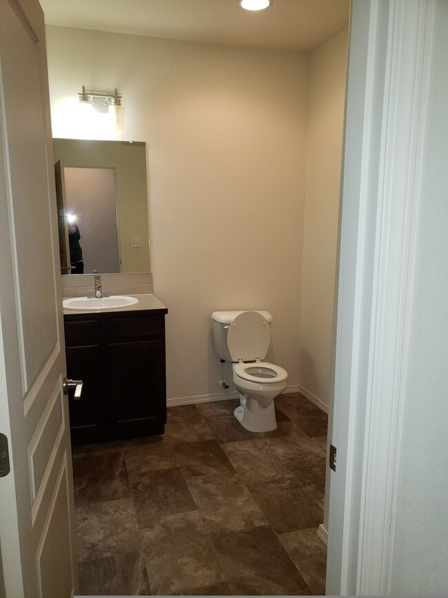 Photo - 1845 Adelman Loop