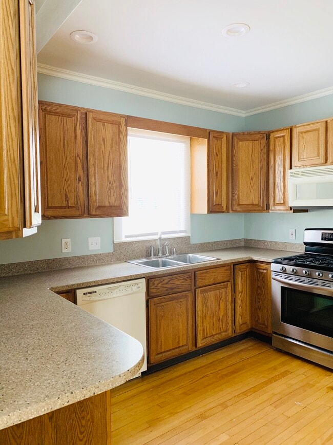 Kitchen 1 - 43 Mayfield Ave NE