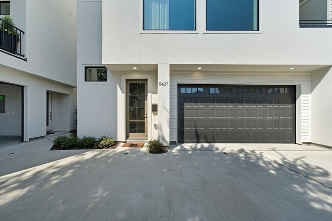 Photo - 5437 Darling St