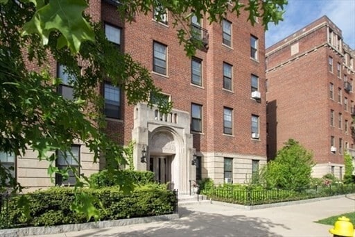 Building Photo - 1949 Commonwealth Ave Unit 31