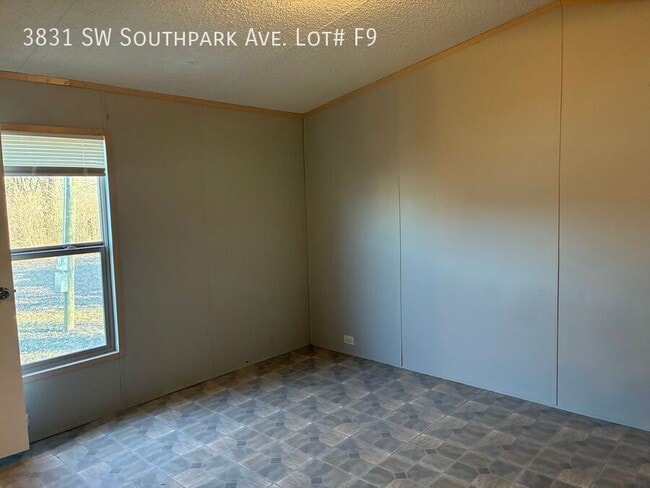 Photo - 3831 SW South Park Ave