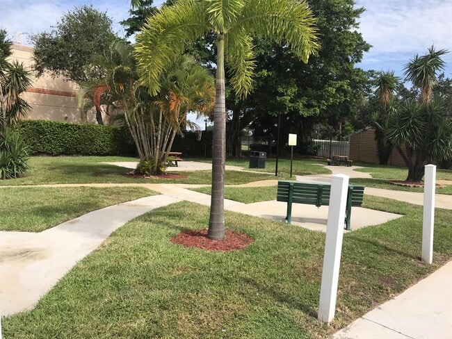Building Photo - 1534 Royal Forest Ct