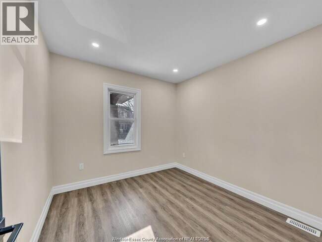 Photo - 1568 York St