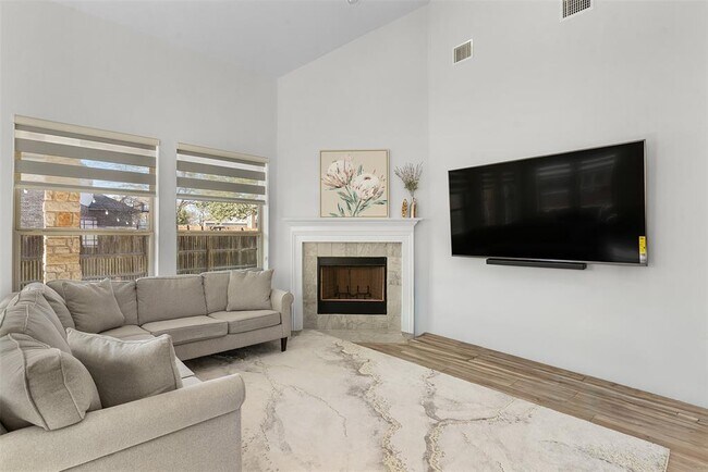 Photo - 3203 Scenic Valley Dr