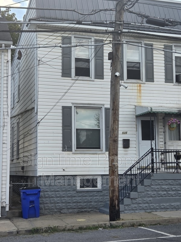 Building Photo - 535 Salem Ave Rental