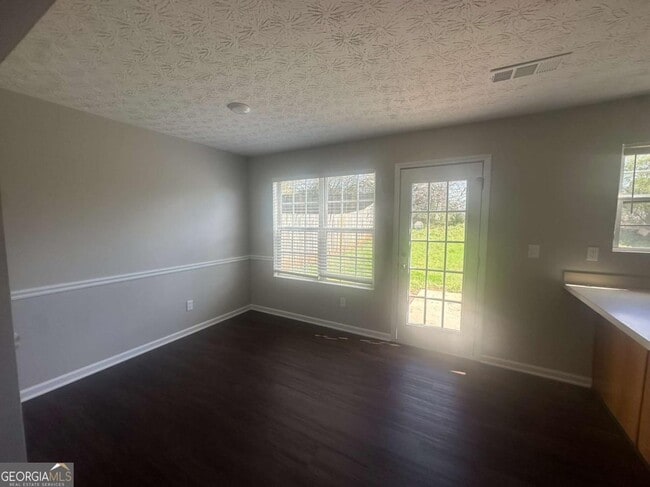 Photo - 6110 Flagstaf Walk