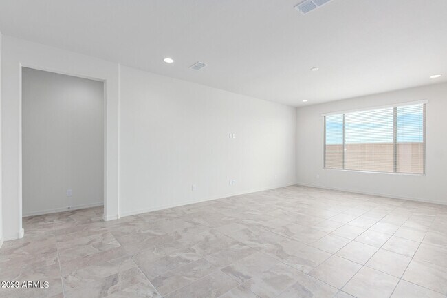 Photo - 8529 S 67th Dr