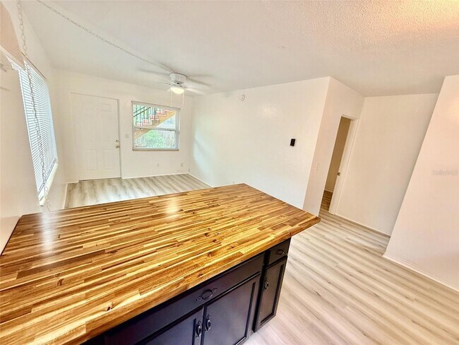 Photo - 1135 Highland St N Unit 3