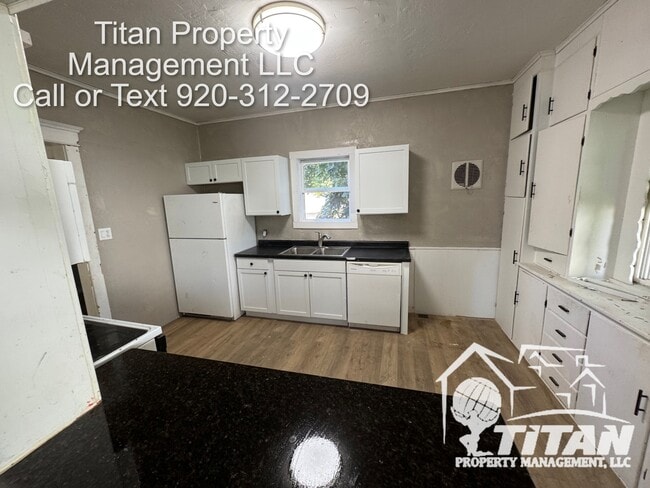 Photo - 712 Merritt Ave