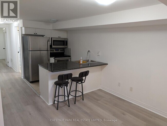 Photo - 2823 St Clair Ave E