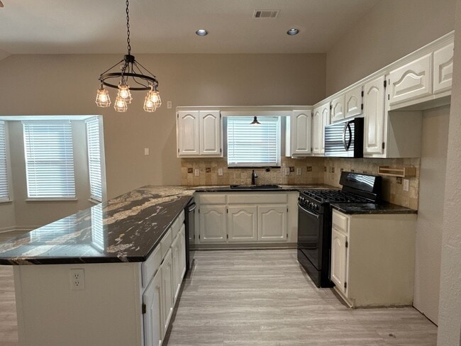 Photo - Make this gem your new 3 bedroom, 2 bathroom home!