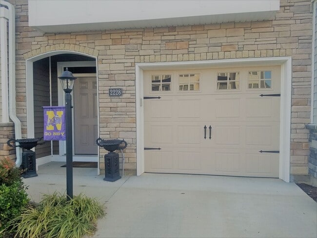 Photo - Gorgeous 3 story townhome in West End Henrico with loads of upgrades!