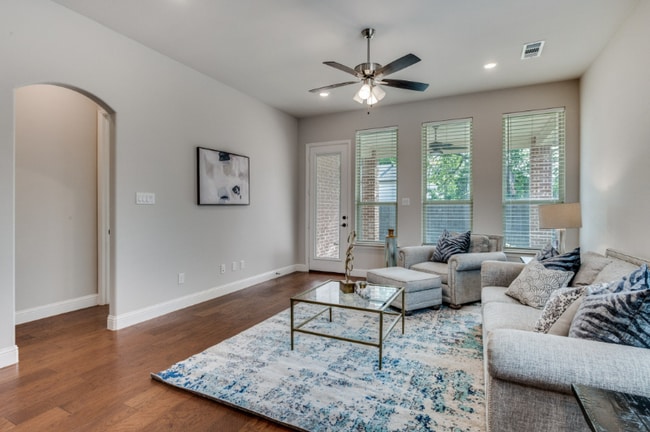 Photo - 1608 Grace Dr