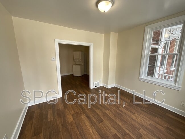 Photo - 544 Smith St