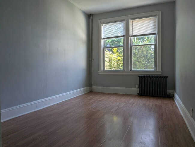 Photo - 136 W 30th St Unit 1R