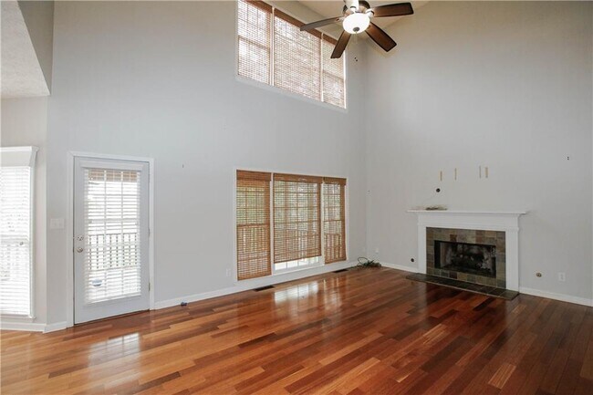 Photo - 435 Chandler Ct