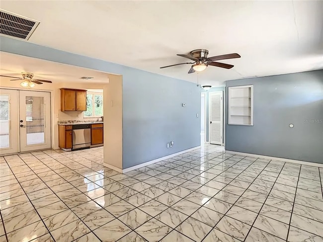 Photo - 4239 Ridgefield Ave