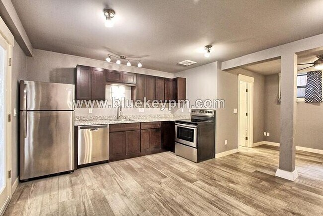 Photo - 2 Bed, 1 Bath Unit on Glisan Street Unidad D