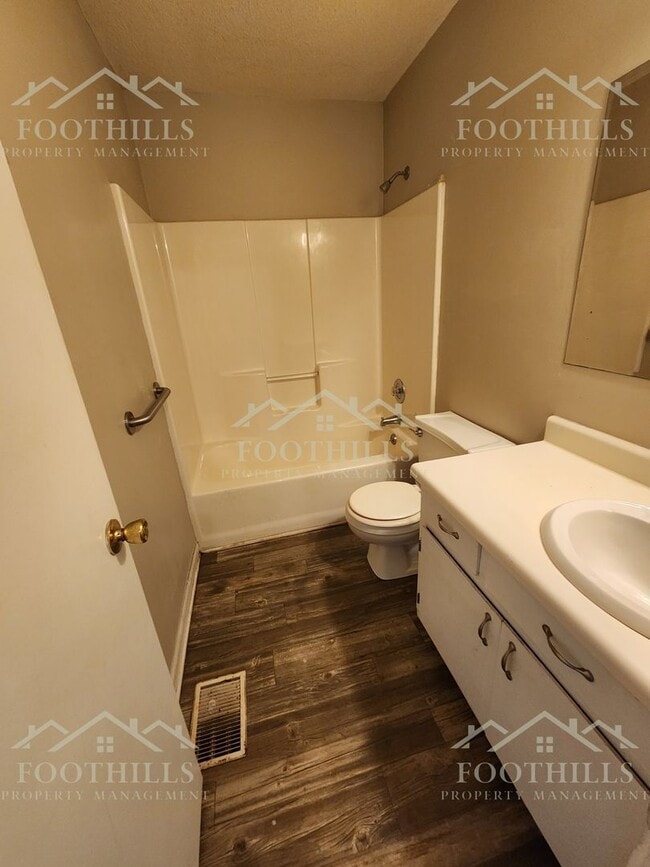 Photo - 108 Woodland Dr Unit F