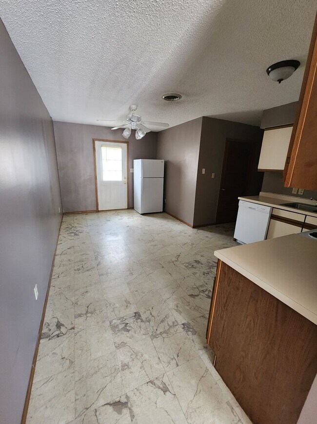 Photo - 1005 W Cherry St Unit B